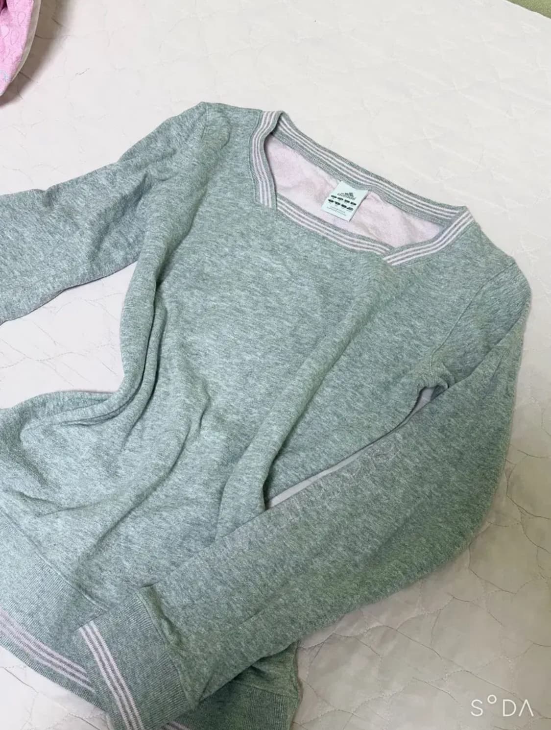 회색핑크 회핑 아디다스 여성 롱슬리브 긴팔 티셔츠 stc진리이코 히메갸루 상품이미지1