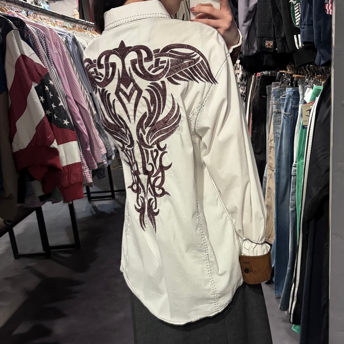  [IM] Vtg 버건디 자수 화이트 셔츠 상품이미지8