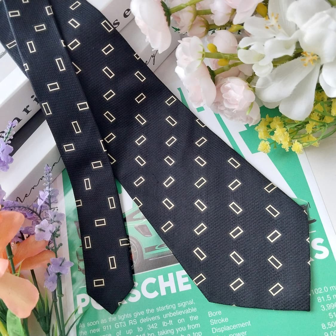 샤를주르당 실크 네이비 사각 패턴 넥타이 9.5cm A+등급 K1214
 상품이미지3