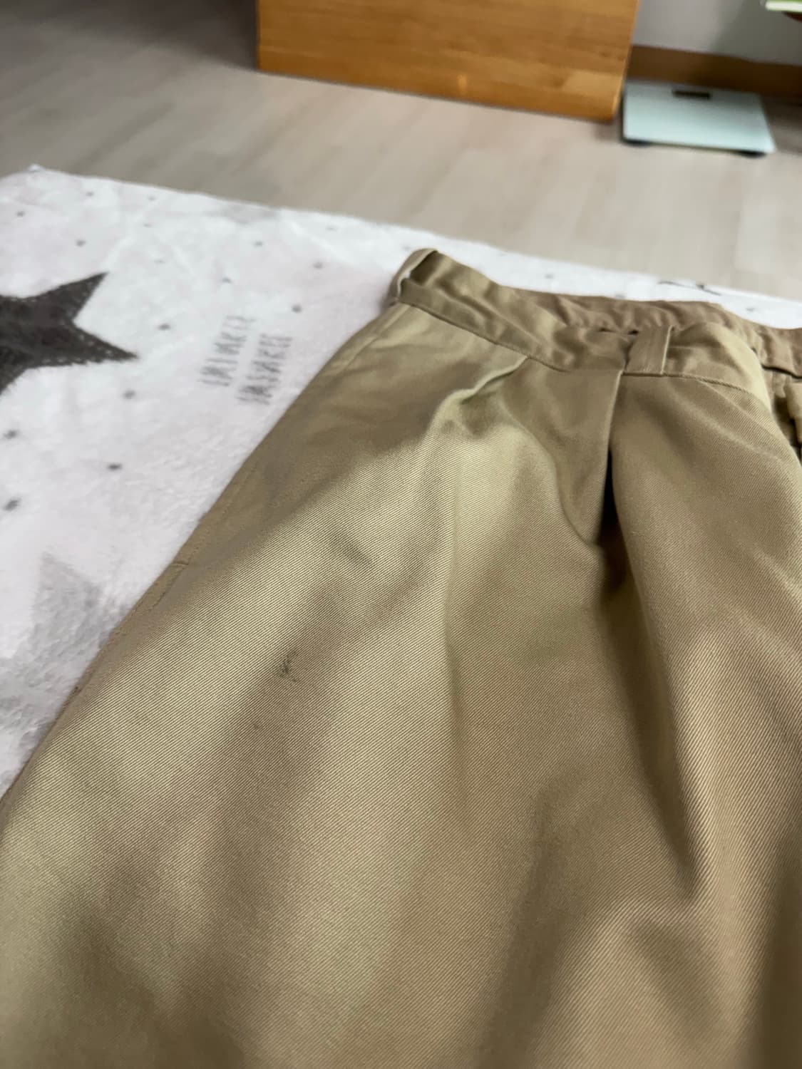 나나미카 더블플리츠 와이드 치노 카키 34 상품이미지4