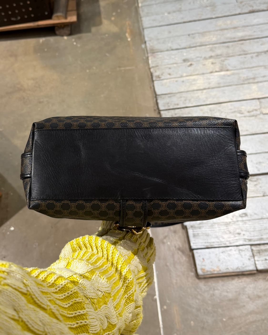 셀린느 브라운 마카담 숄더백 상품이미지6