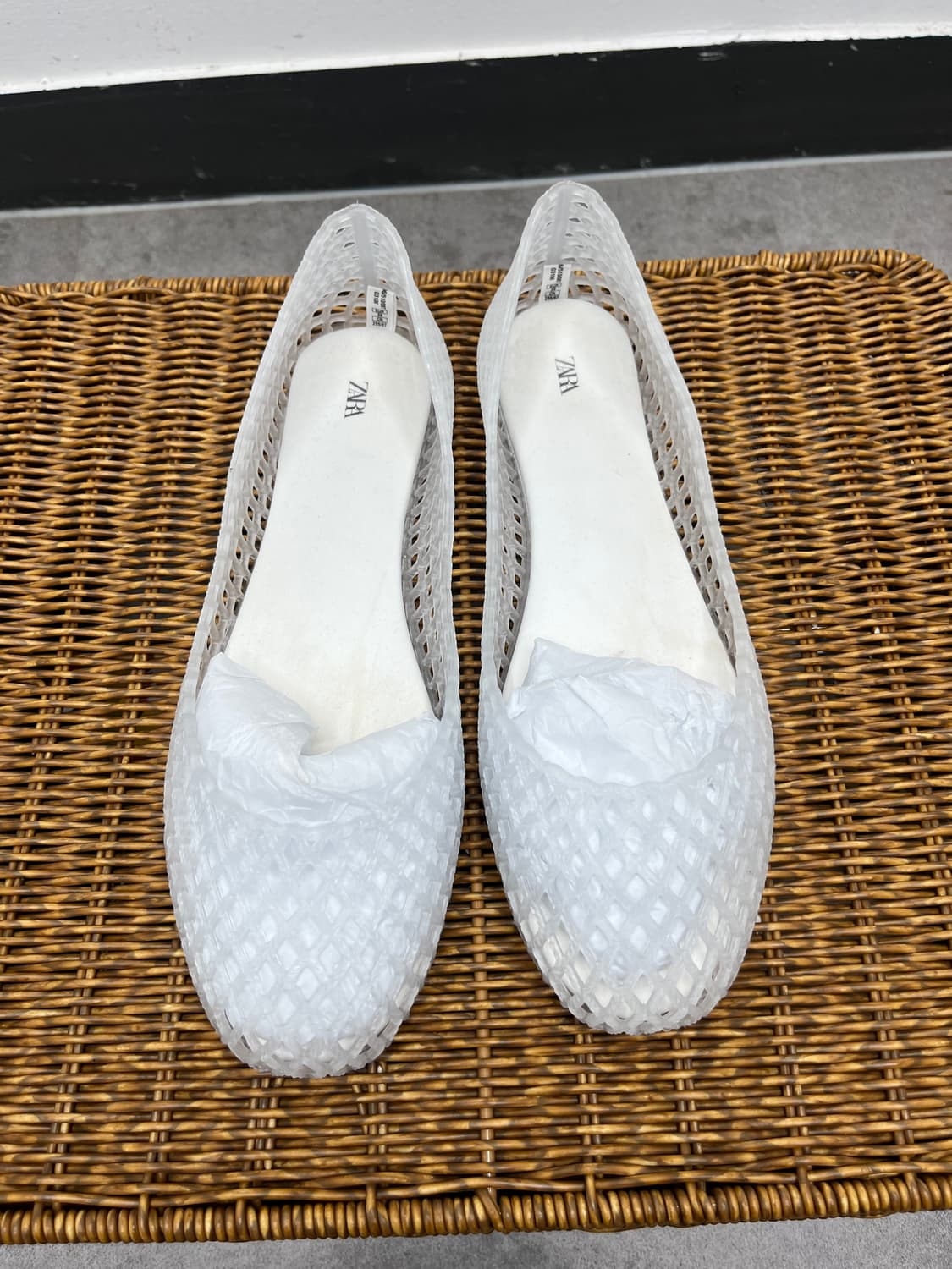 Zara 화이트 젤리슈즈 39 상품이미지1