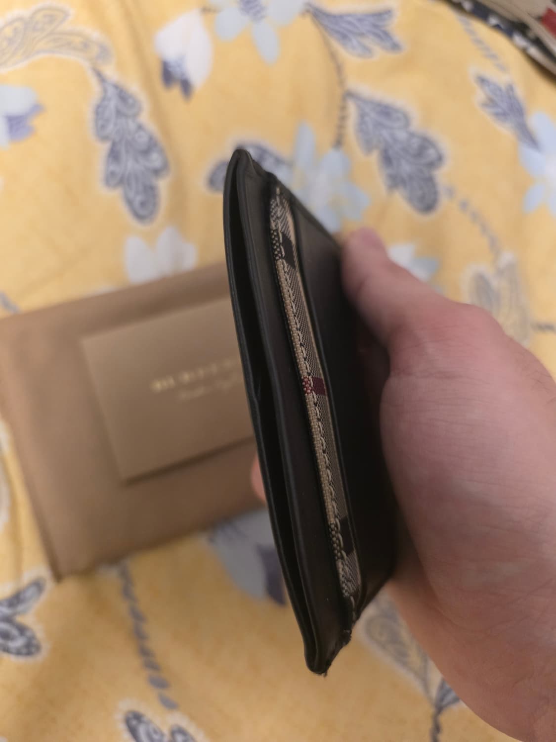 상태 좋은 버버리 블랙 카드지갑 상품이미지3