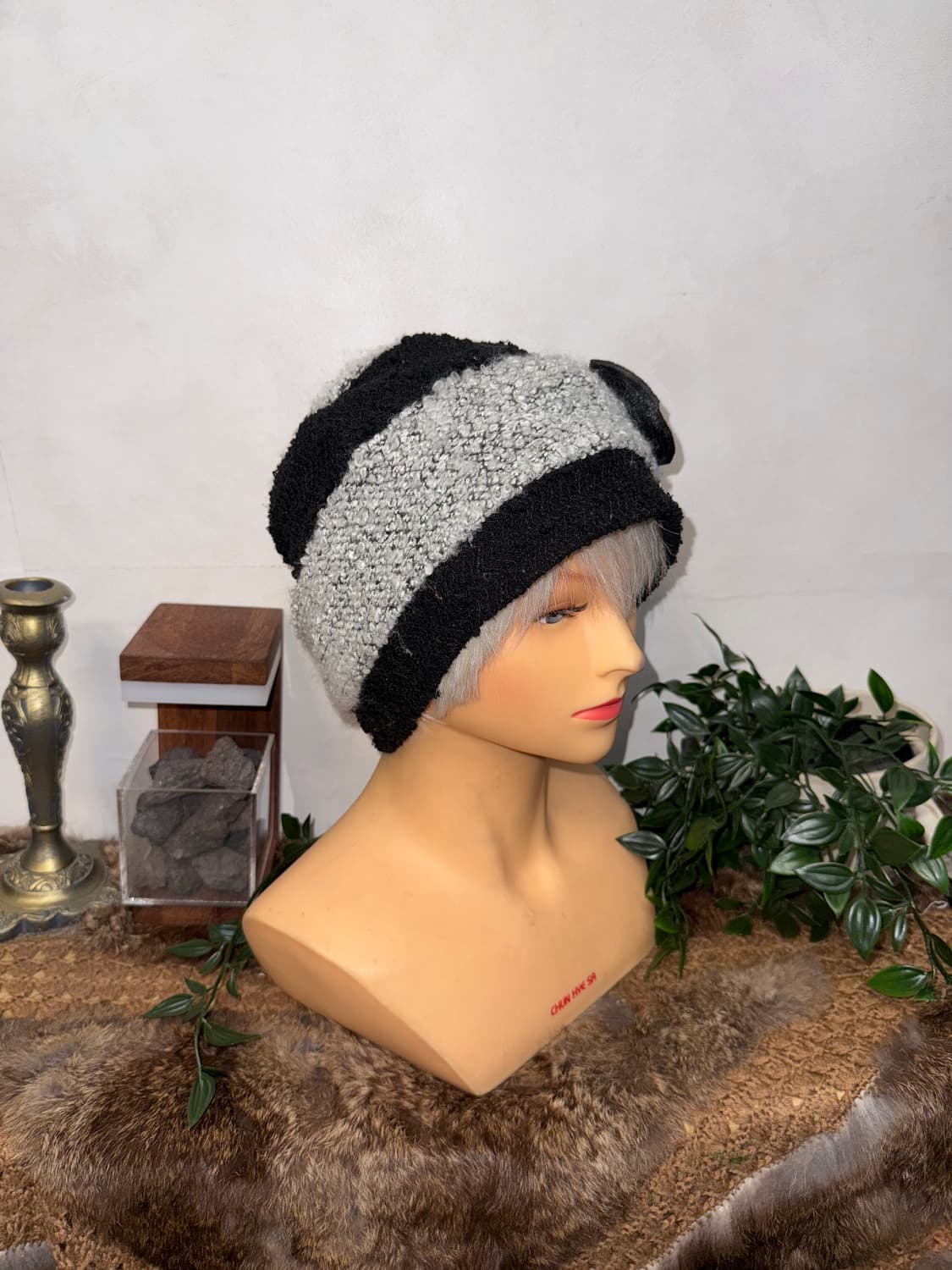 Black & gray flower corsage knit beanie  상품이미지4