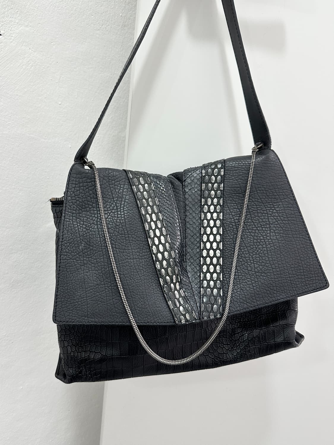 Crocodile embossed bag 상품이미지2