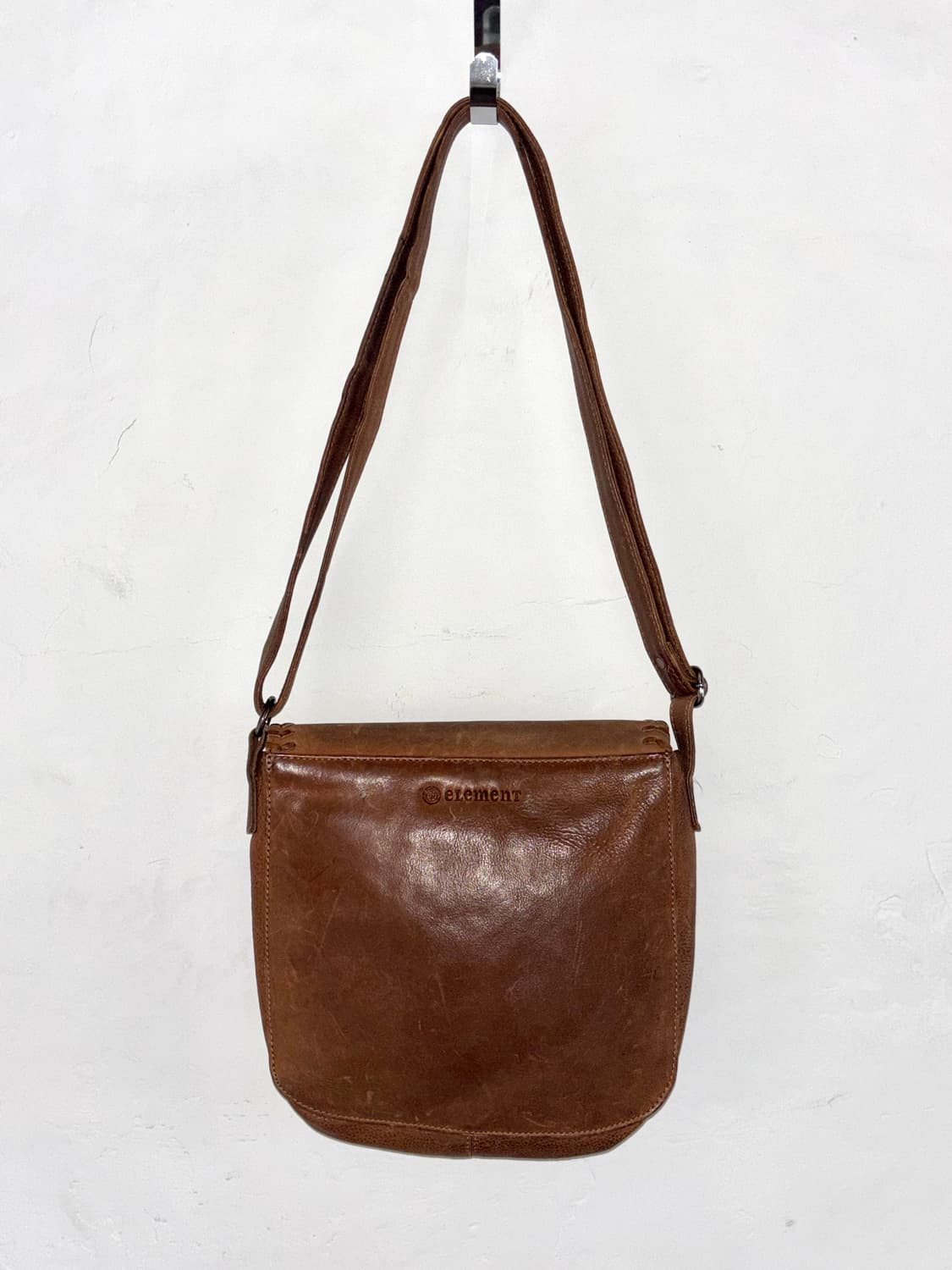 리얼 레더 빈티지 크로스백 (element) 상품이미지3