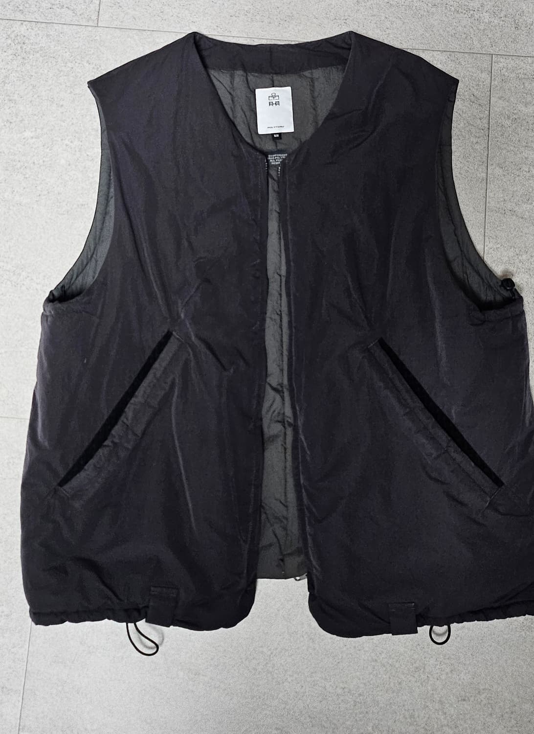 2) 폴리테루 패디드베스트 딥차콜  상품이미지1