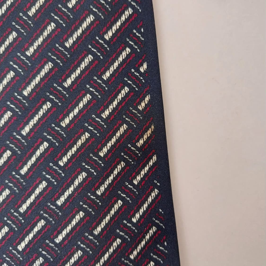 밀라숀 실크 네이비 패턴 넥타이 8.7cm A등급 K2323
 상품이미지9