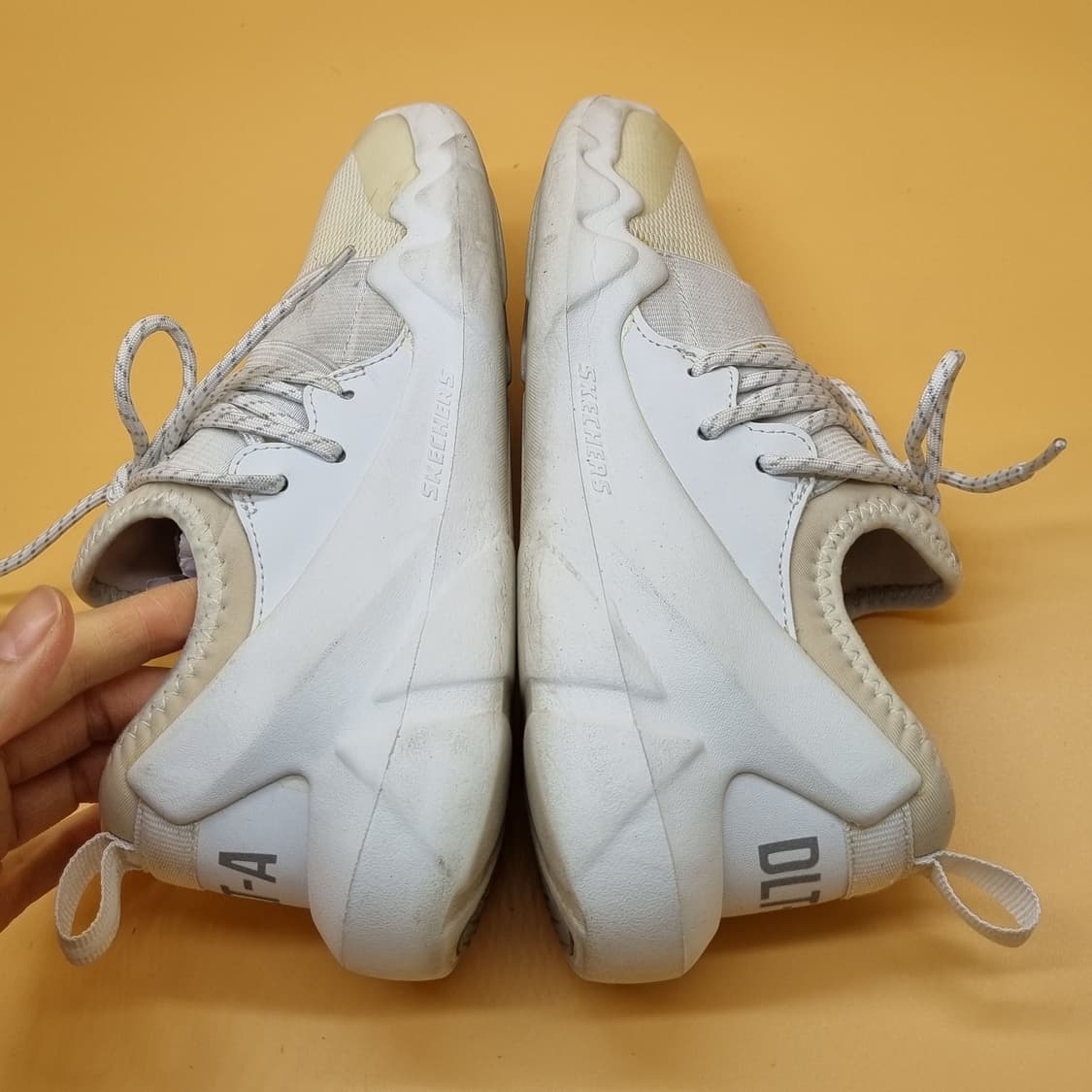 스케쳐스 메모리폼 여성운동화230. 상품이미지5