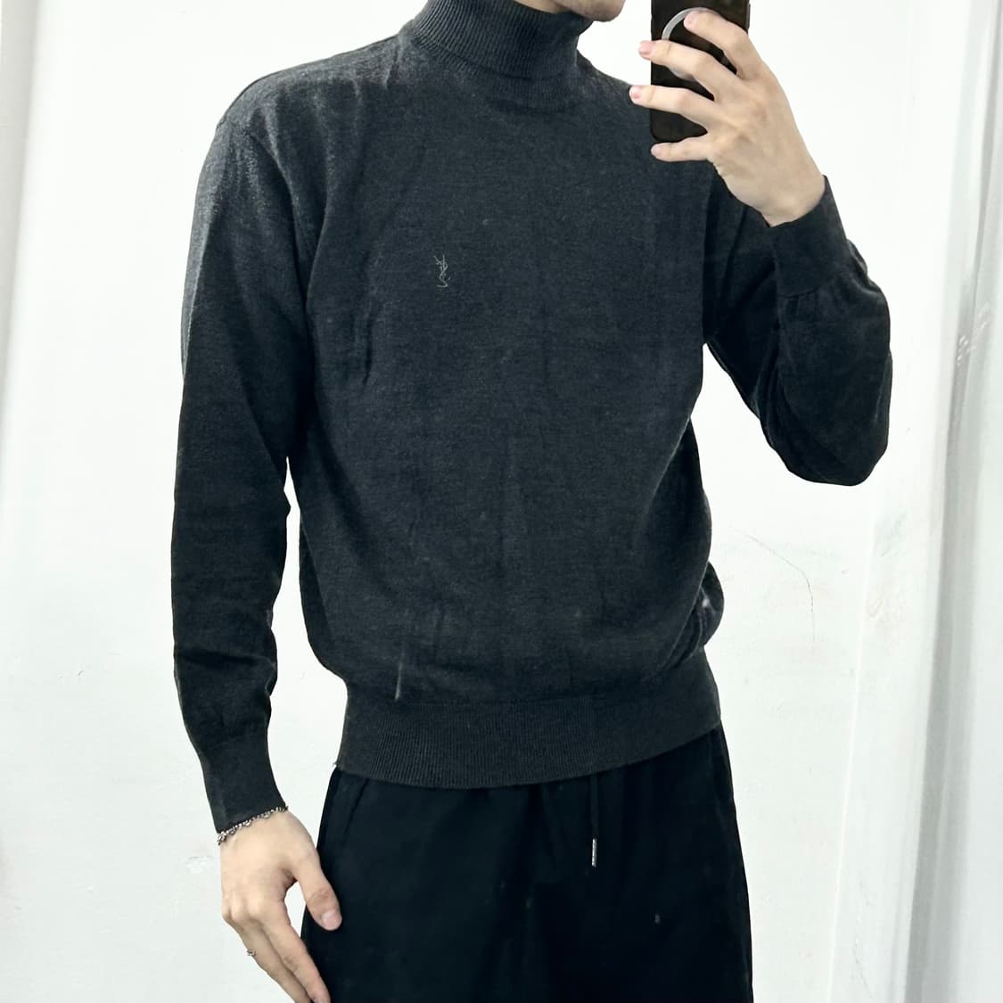 입생로랑 터틀넥 니트 상품이미지2