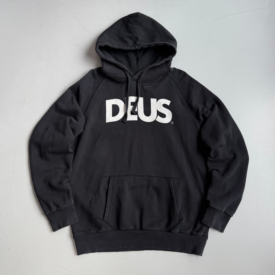데우스 엑스마키나 페이딩 후드티 블랙  상품이미지2