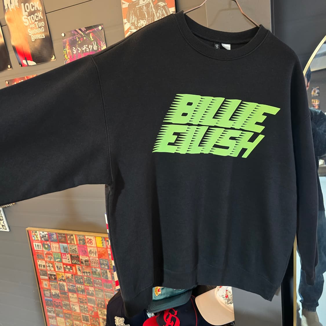 빌리아일리시 블러 로고 맨투맨 블랙 M 오버핏 상품이미지3