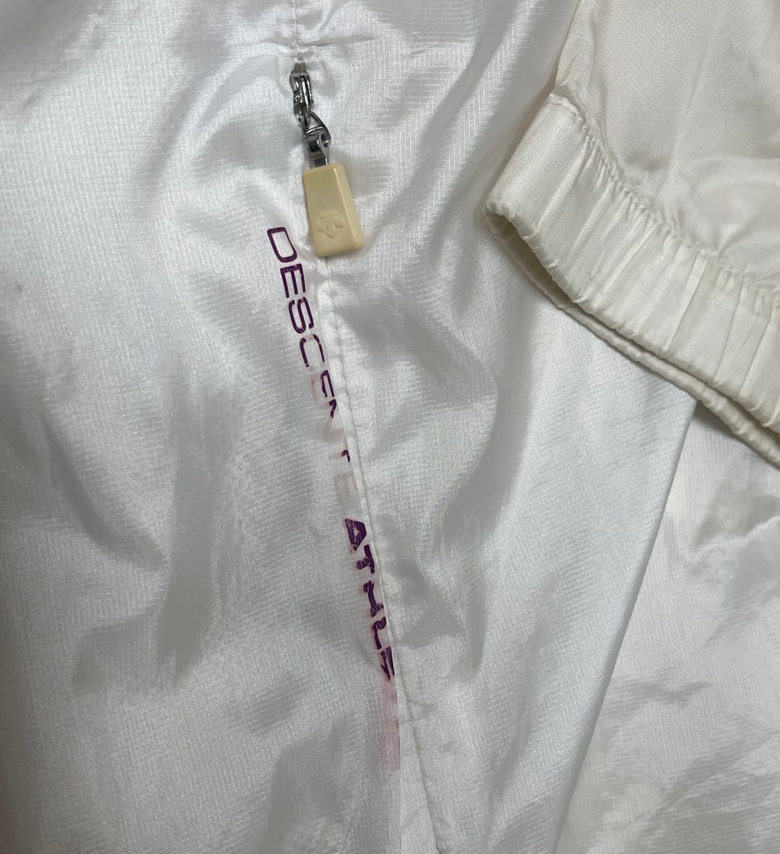 DESCENTE 여성 화이트 후드 바람막이 M 상품이미지5