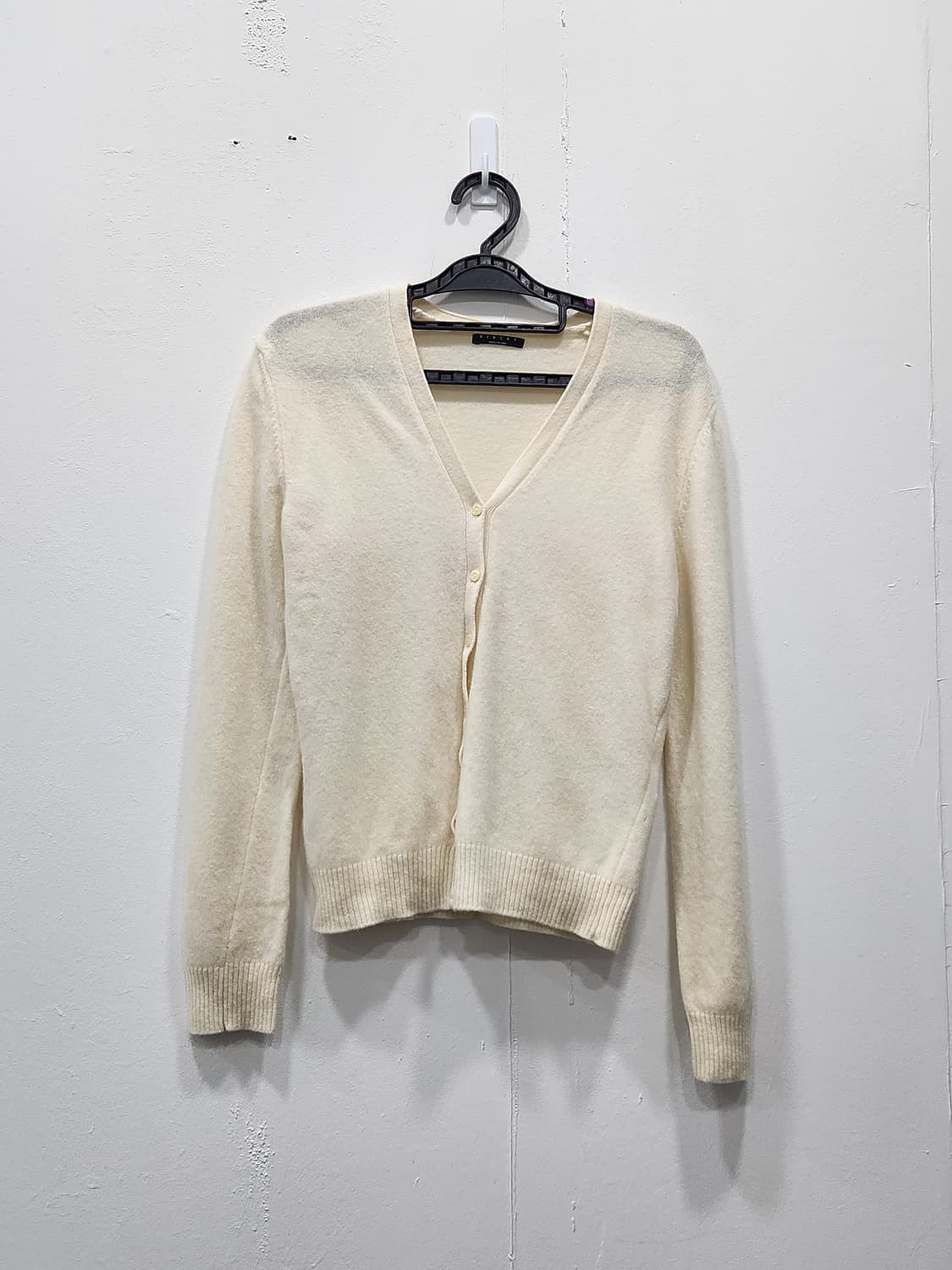 시슬리 아이보리 브이넥 가디건 상품이미지3