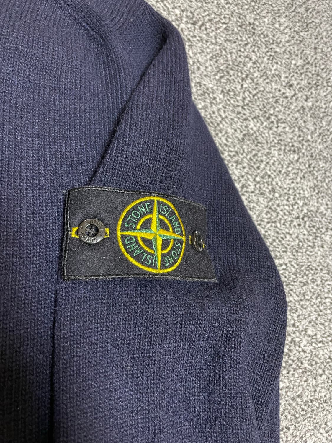 21fw 스톤아일랜드 와펜패치 니트 [M] 상품이미지3