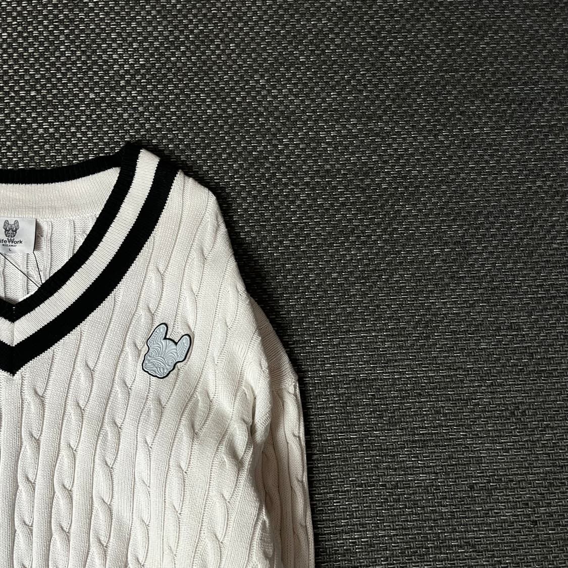 라이프워크 로고패치 화이트 꽈배기 브이넥 니트 L 상품이미지3