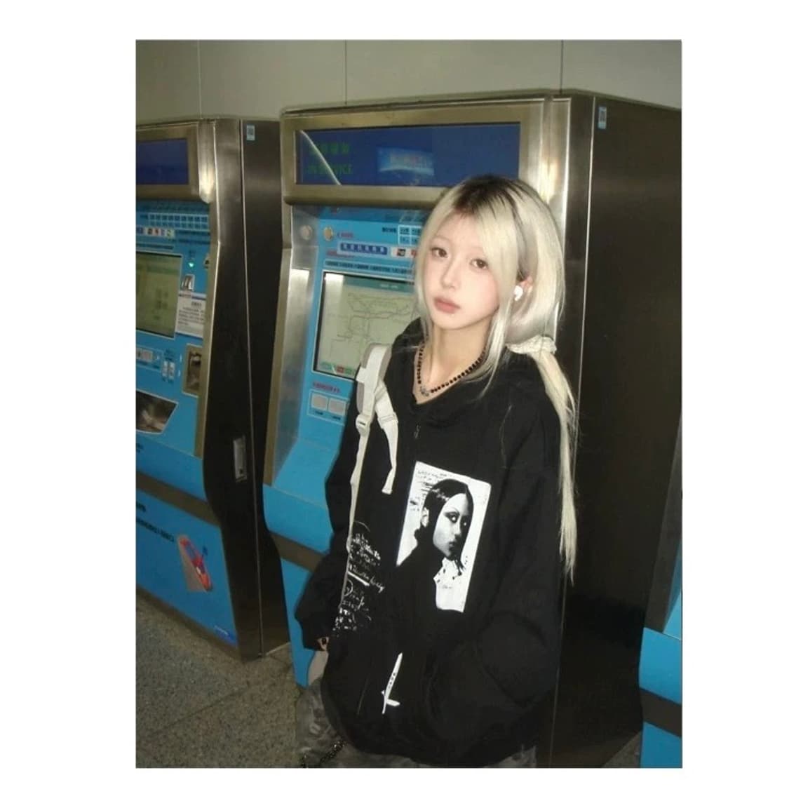 Night Reliquary Zip Hoodie 상품이미지9