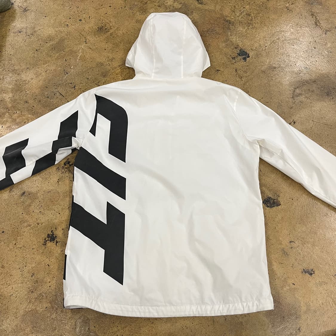 [정품/L] 다이나핏 화이트 바람막이 후드 자켓 b17 상품이미지4