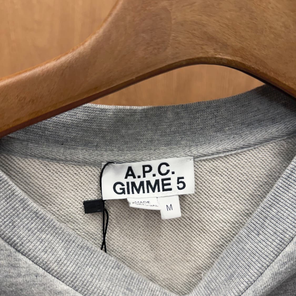 아페쎄 X GIMME5 콜라보 맨투맨 미니멀 로고 프린팅 디테일 그레이 상품이미지6