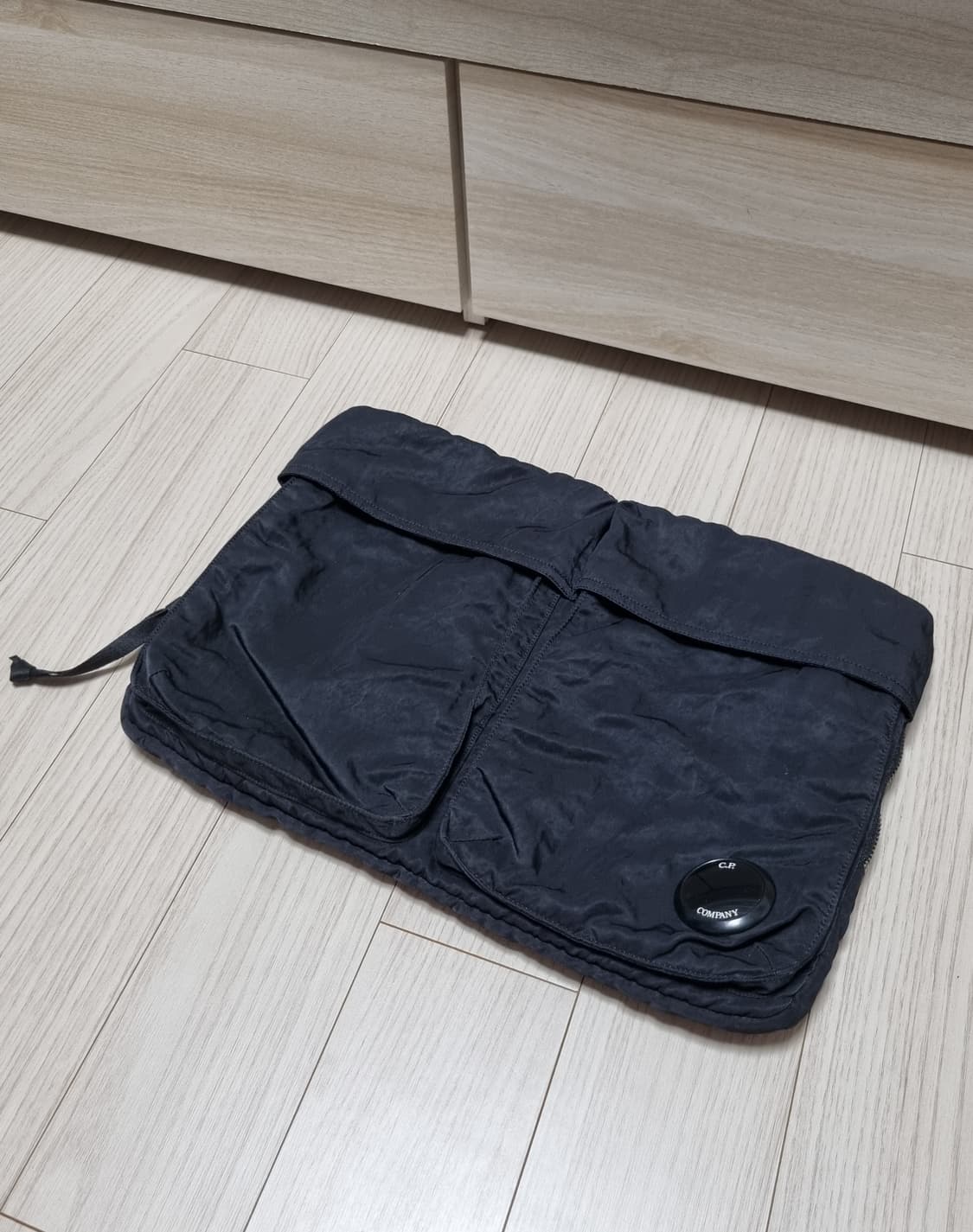 cp컴퍼니 클러치백 상품이미지1