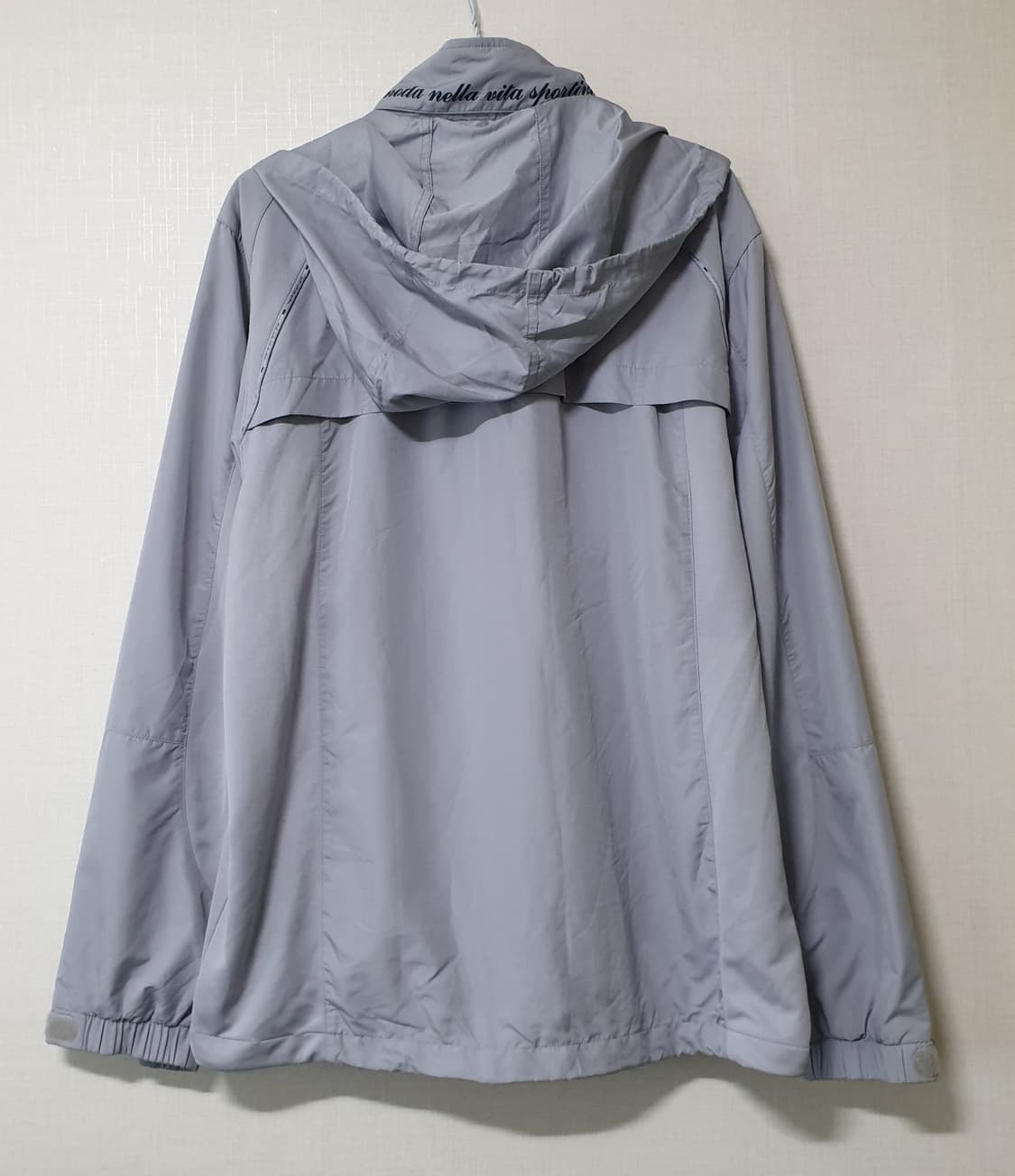 휠라 트레이닝 바람막이 자켓 100사이즈  상품이미지2