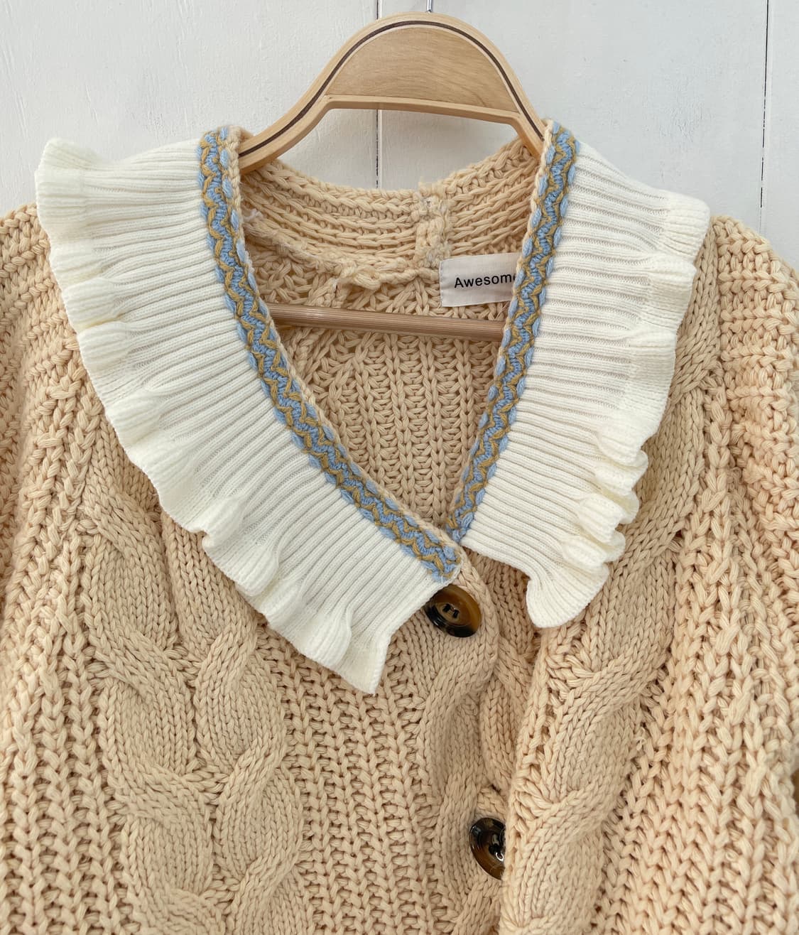 Awesome(어썸) 배색 프릴 칼라 케이블 니트 가디건 상품이미지6