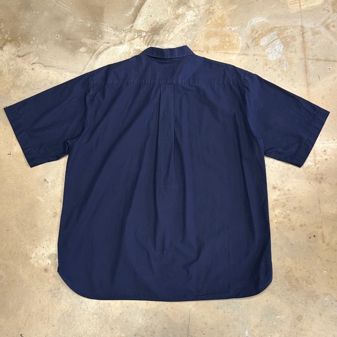 42 단톤 네이비 반팔 셔츠 상품이미지2