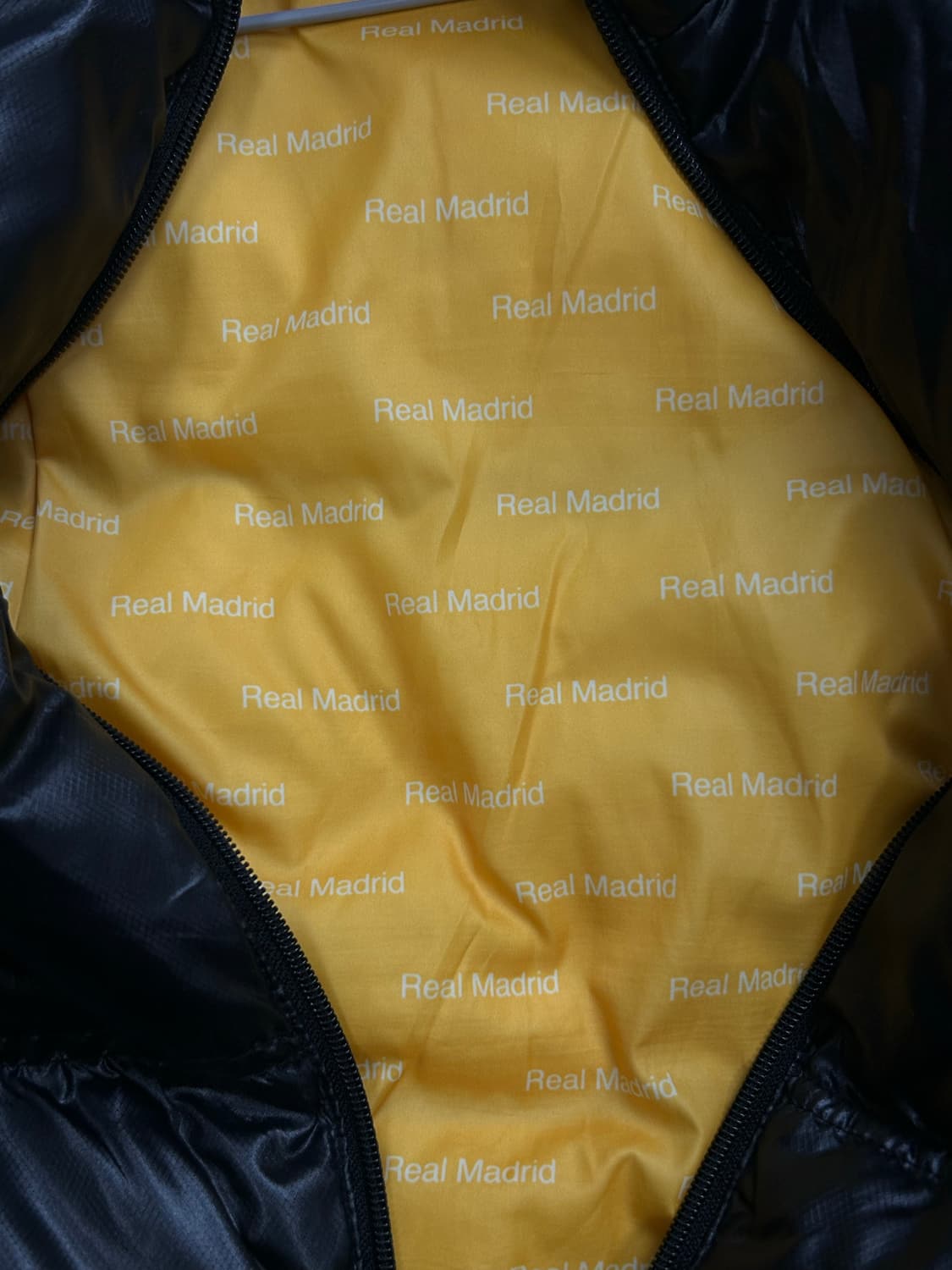 아디다스 레알 마드리드 유광 덕다운 패딩 S 상품이미지9