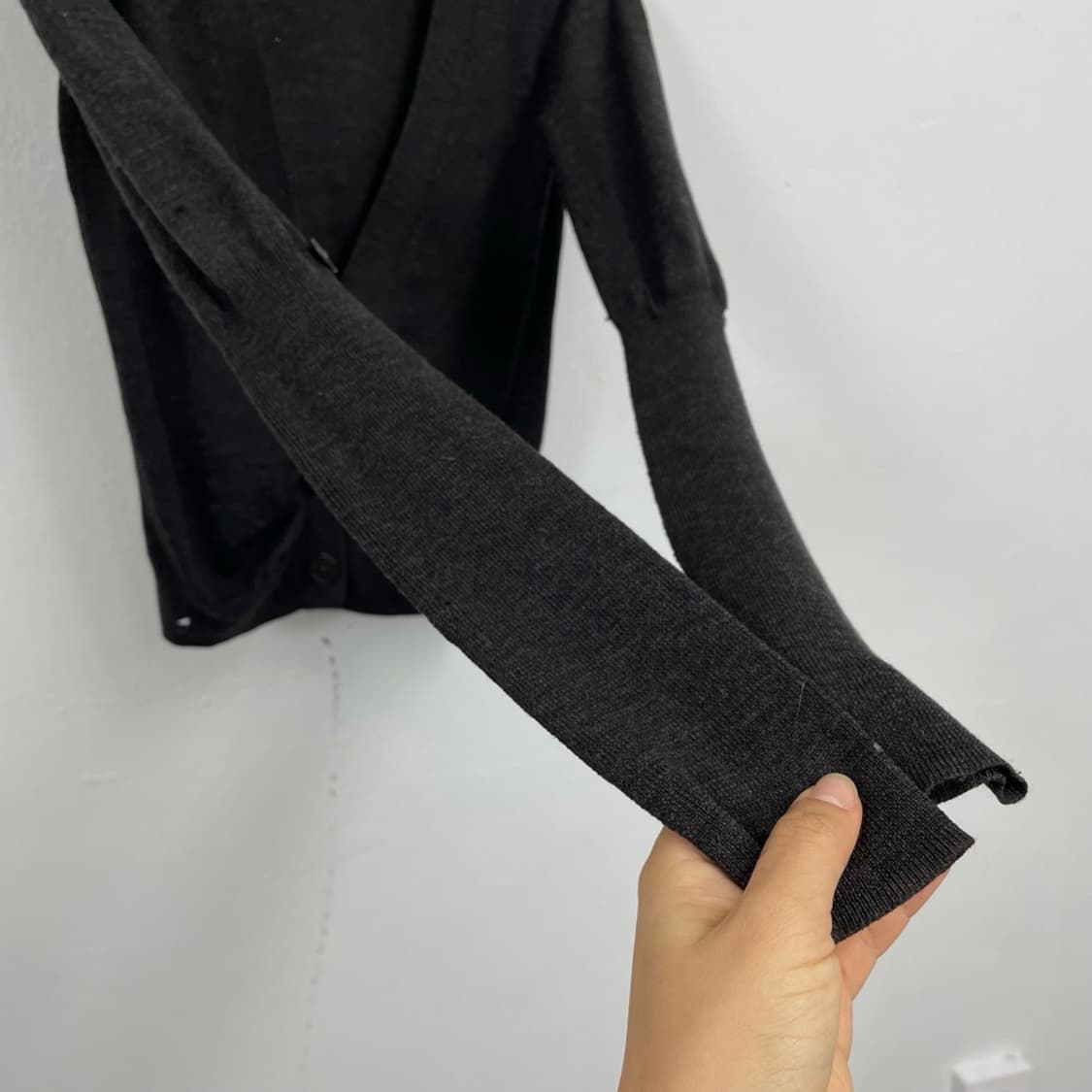 클럽모나코 차콜 메리노울 버튼업 크롭 가디건  XS 상품이미지7