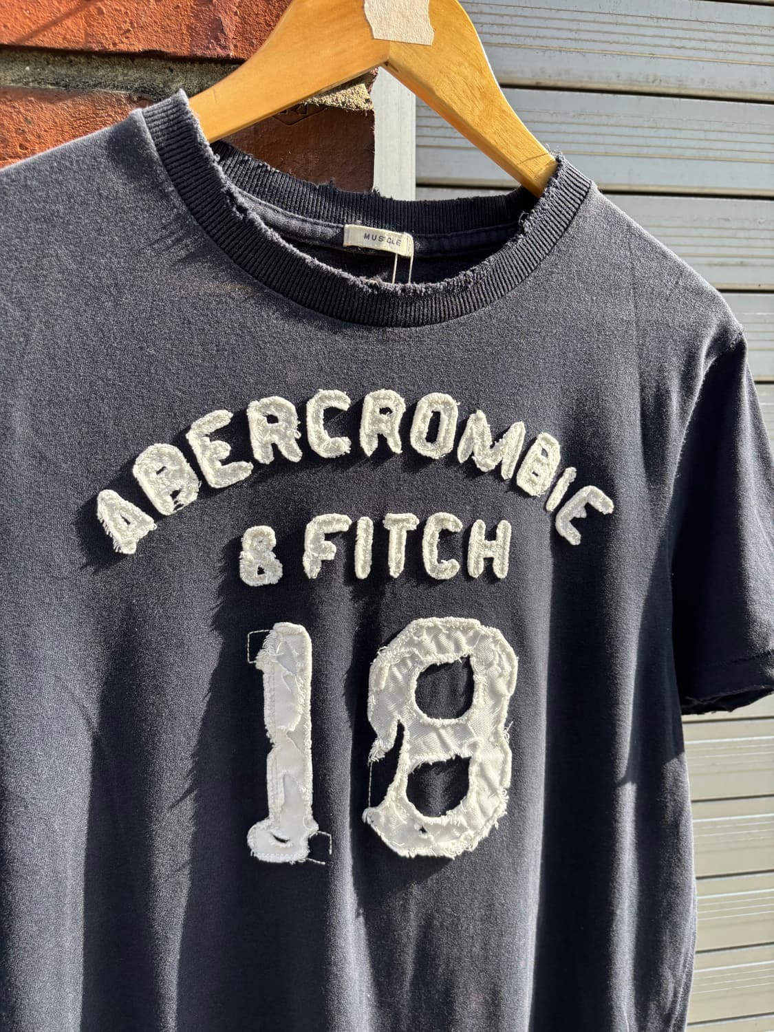 Abercrombie & Fitch 18 다크네이비 티셔츠 상품이미지3
