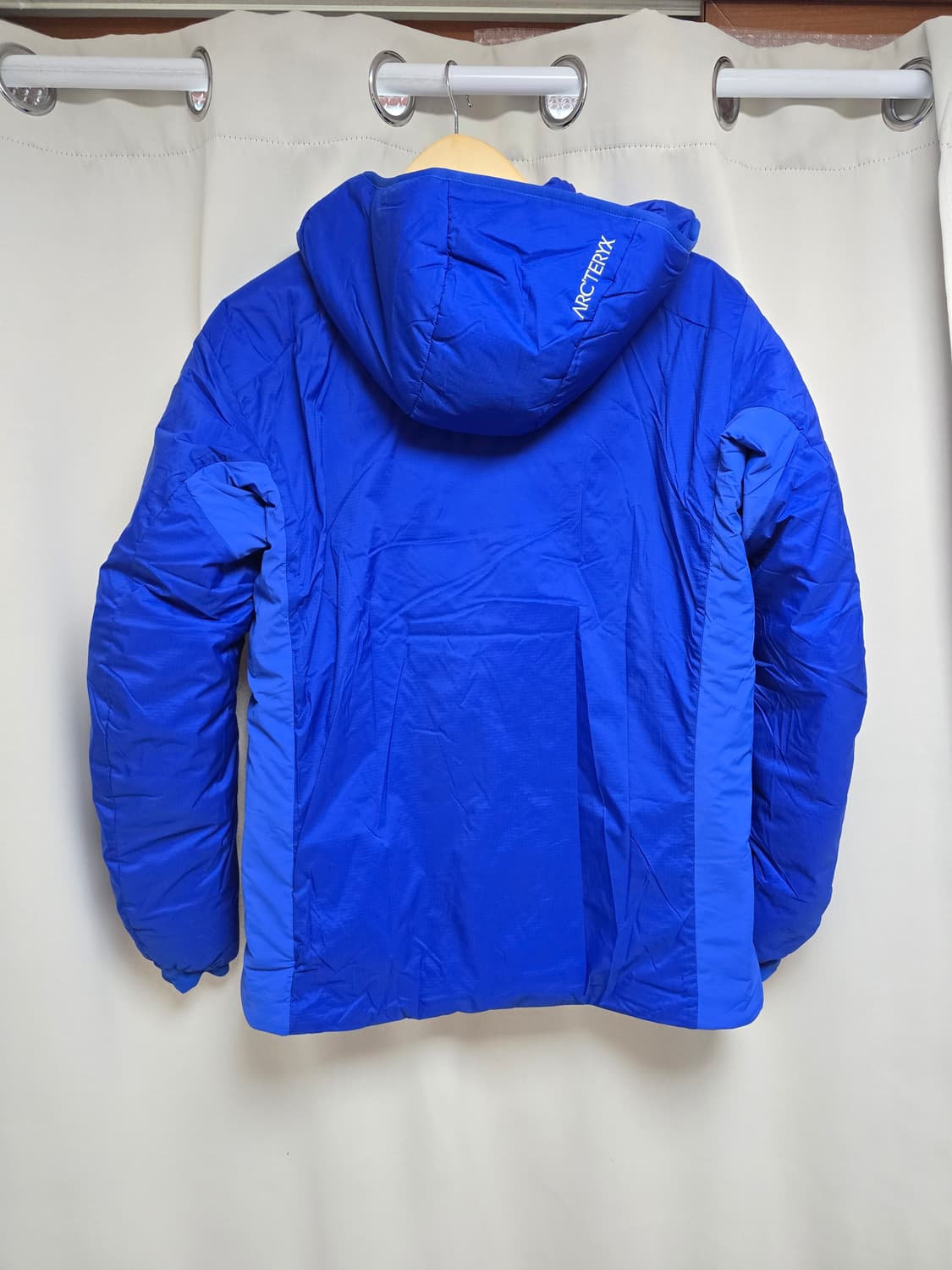 아크테릭스 25fw 아톰sv 후디 블루 M 상품이미지3