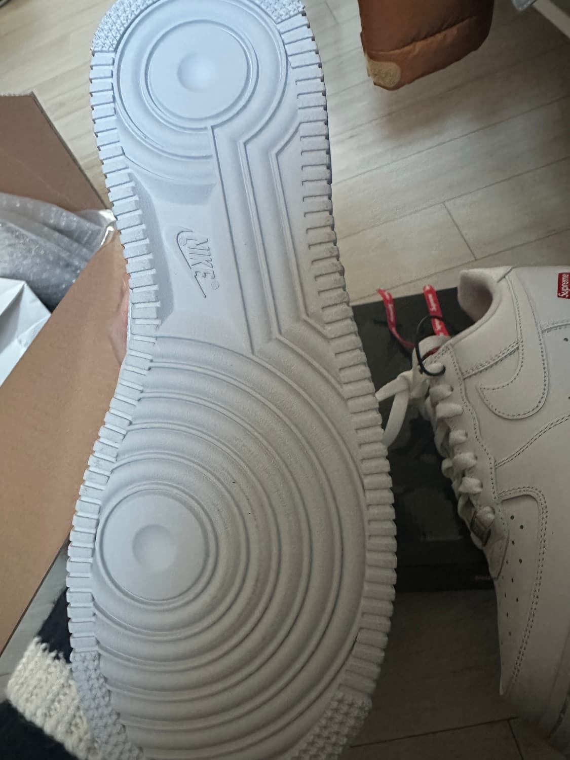 나이키 슈프림 240 상품이미지3