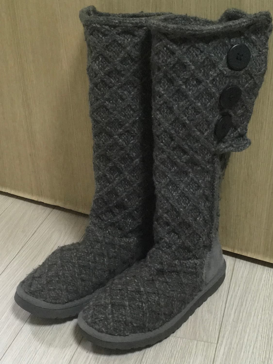 어그 카디 니트 부츠 차콜 상품이미지1