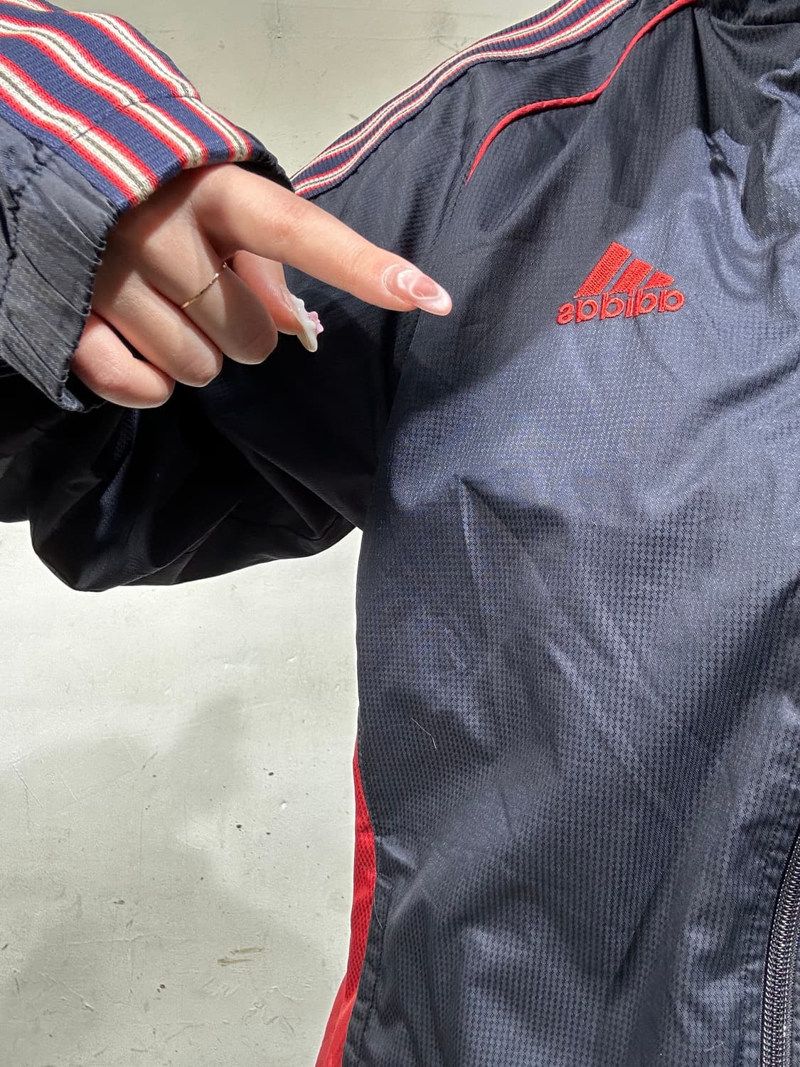 아디다스 네이비 올드스쿨 레드 삼선 오버핏 트랙 자켓 S 상품이미지4