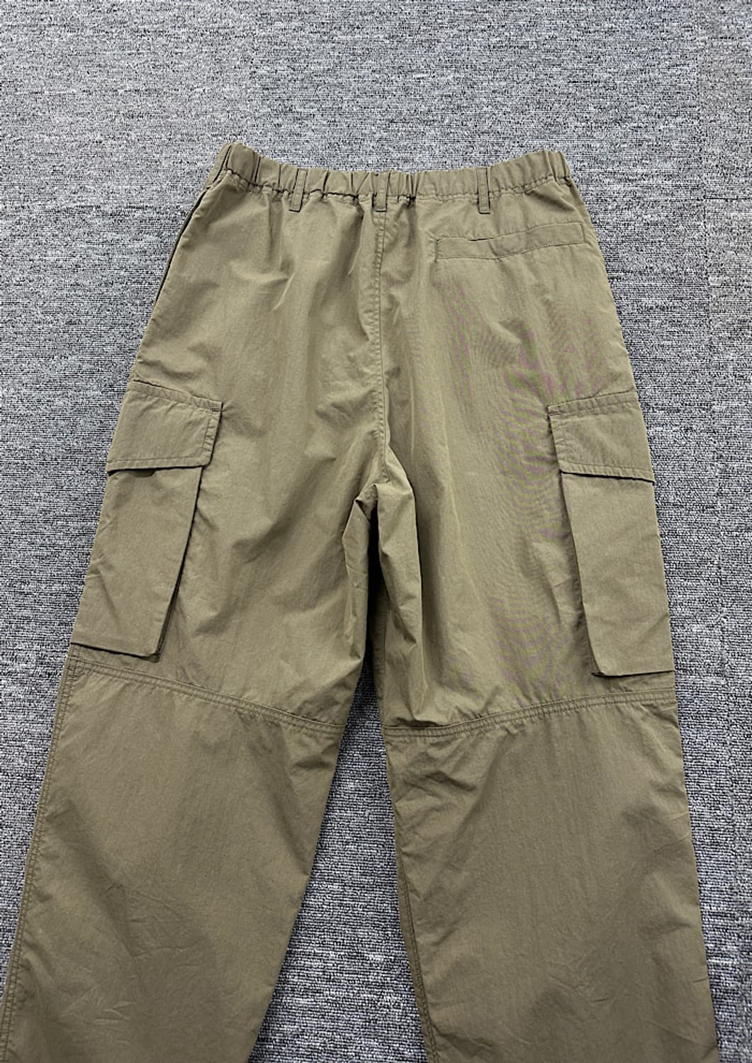 유니클로 U 와이드핏 파라슈트 카고팬츠 M 상품이미지3