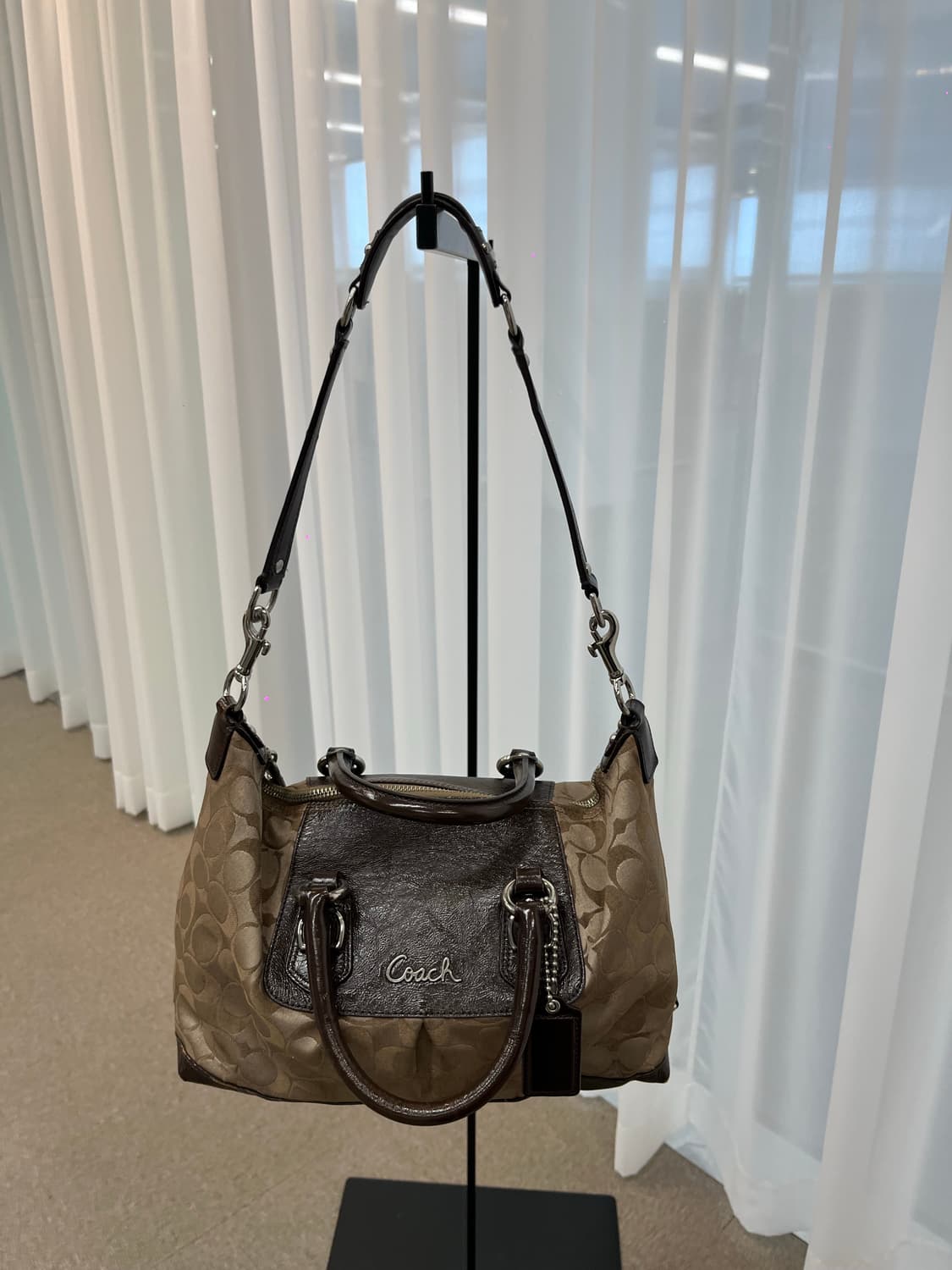 Coach Basic Brown Shoulder Bag 상품이미지2
