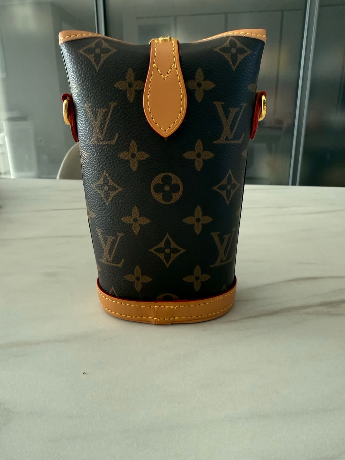 루이비통 폴드미파우치 새상품 상품이미지2