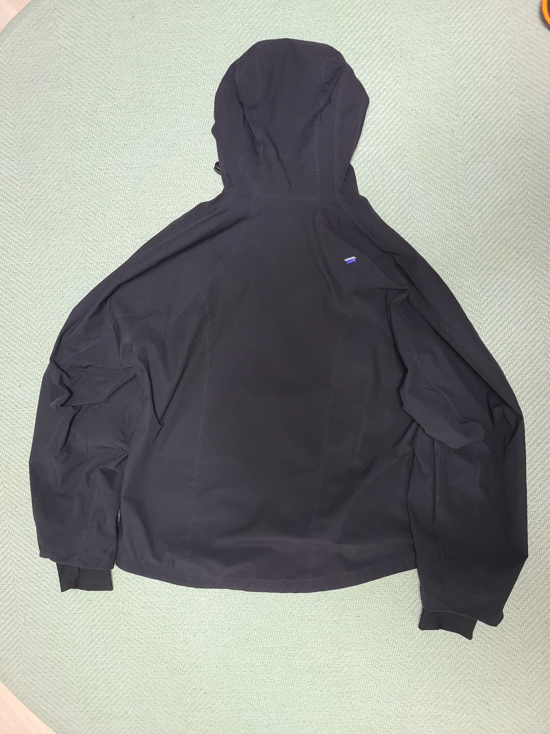 아더에러 Plue windbreaker A3사이즈 판매 상품이미지2