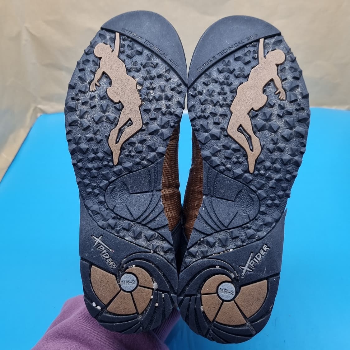 네파 베비온 여성트레킹화235 상품이미지3