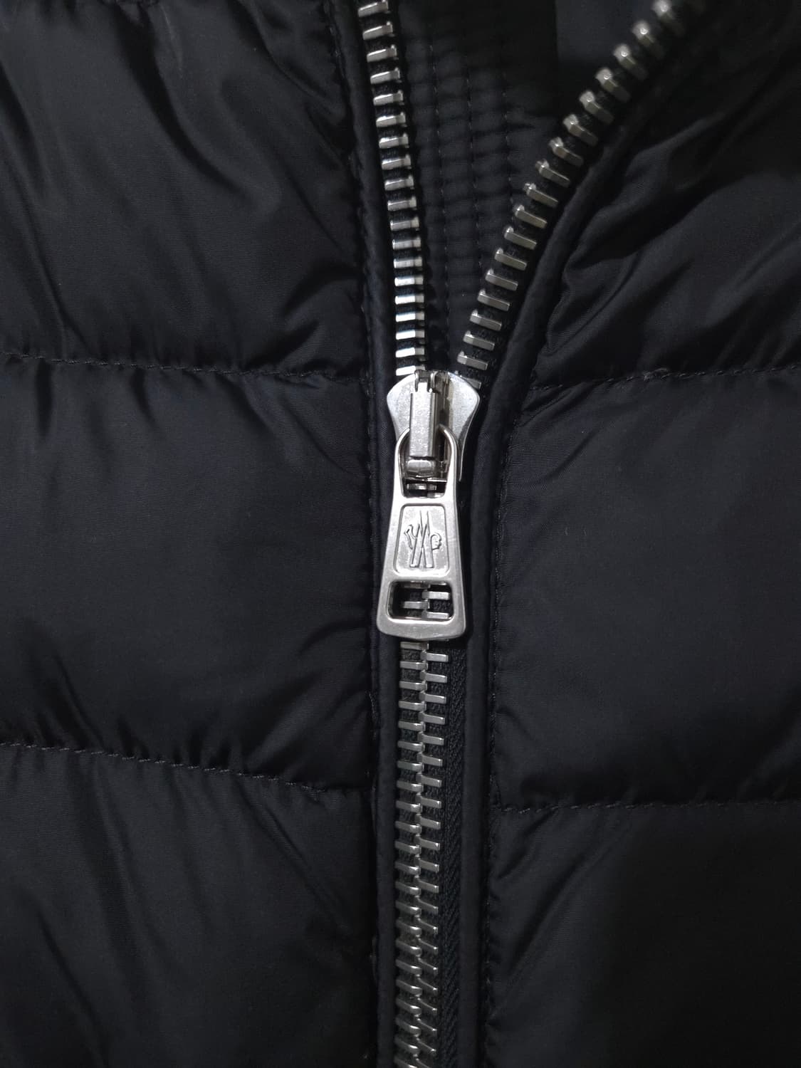 [새상품급] 몽클레어 아미오트 쇼트 다운 패딩 3Size 상품이미지4