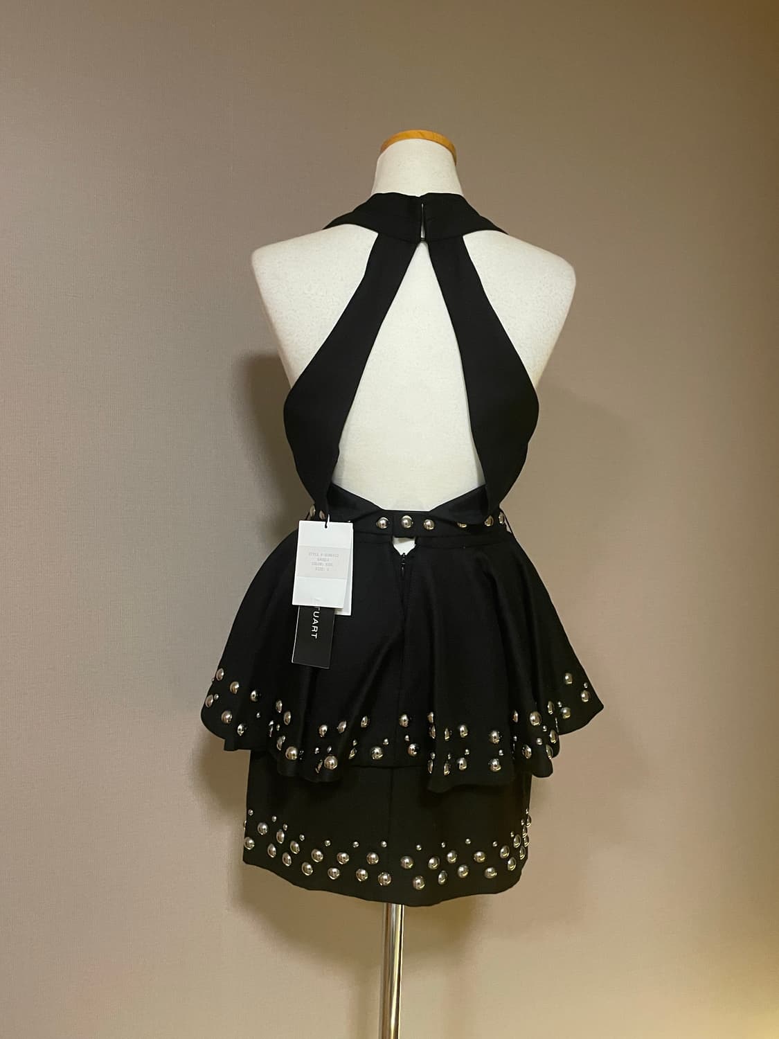 스터드 백리스 홀터 컬렉션 원피스 정가138만 상품이미지1