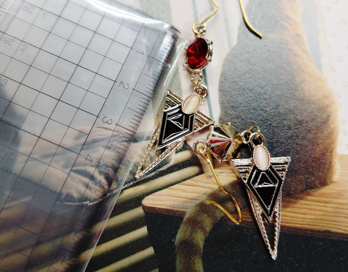 새제품. 핸드메이드) 아르데코st 삼각 큐빅 드롭 귀걸이 상품이미지4