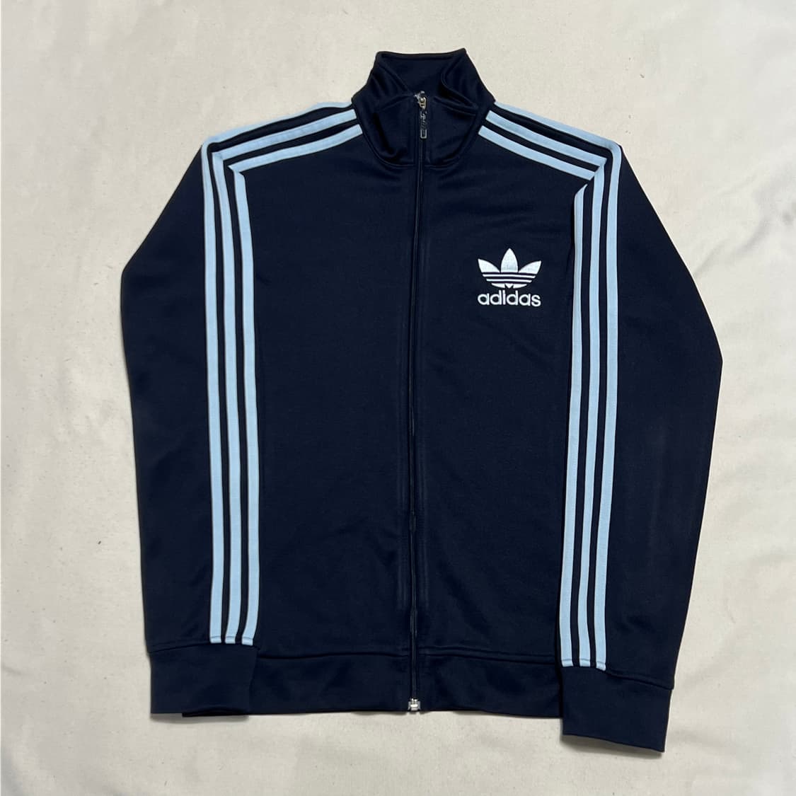 100 아디다스 유로파 스카이블루 라인 네이비 트랙탑 상품이미지2