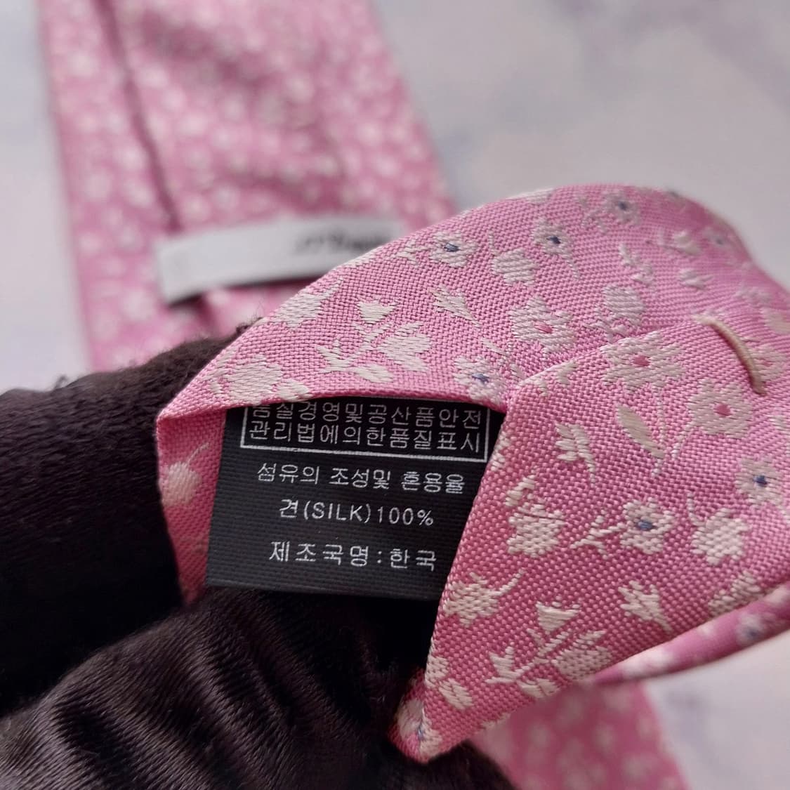 에스.티. 듀퐁 핑크 플라워 패턴 넥타이 8.5cm A+등급 K2442
 상품이미지10