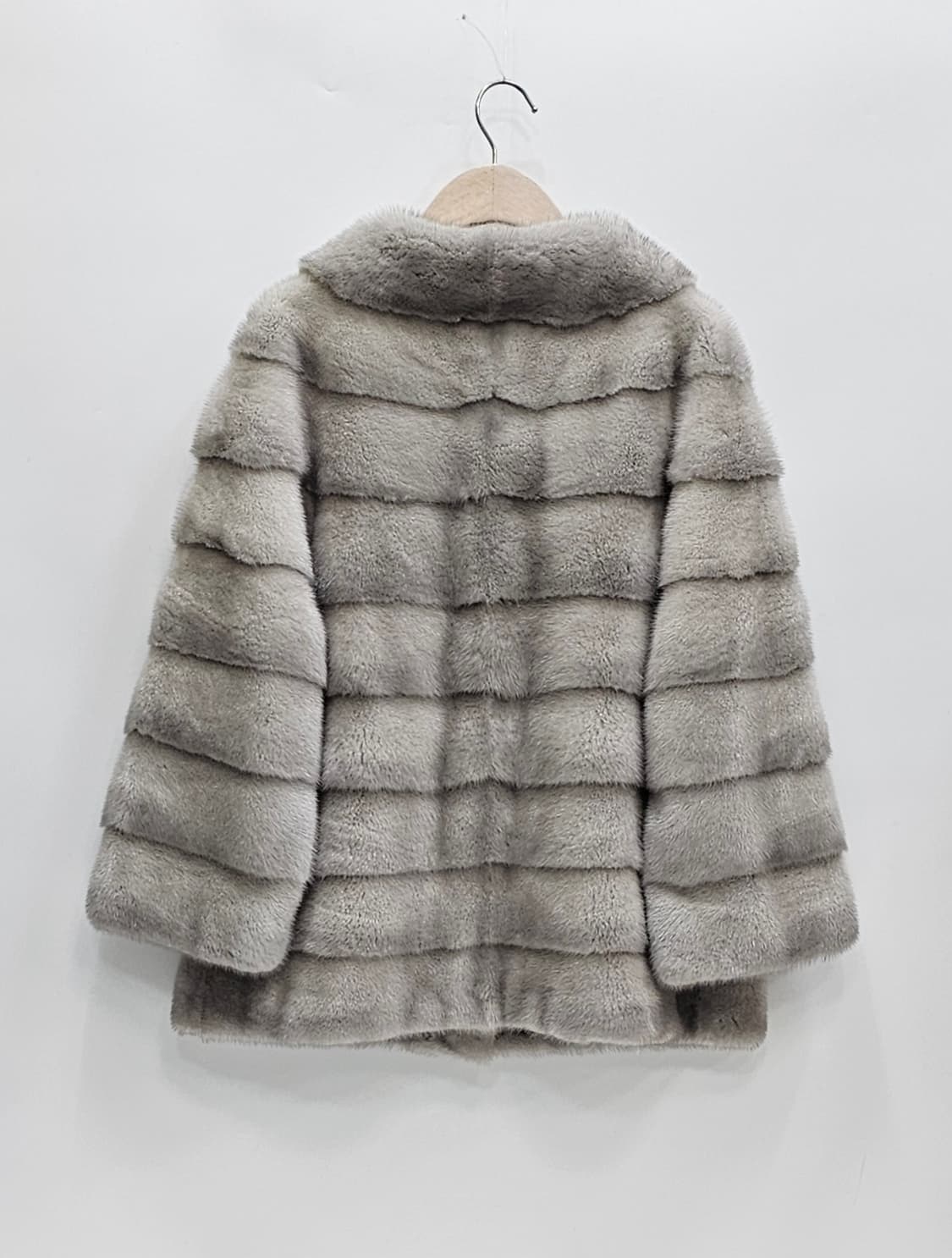 DS FURS 디에스퍼 휘메일 밍크 코트 / 여 94-100-165

 상품이미지2