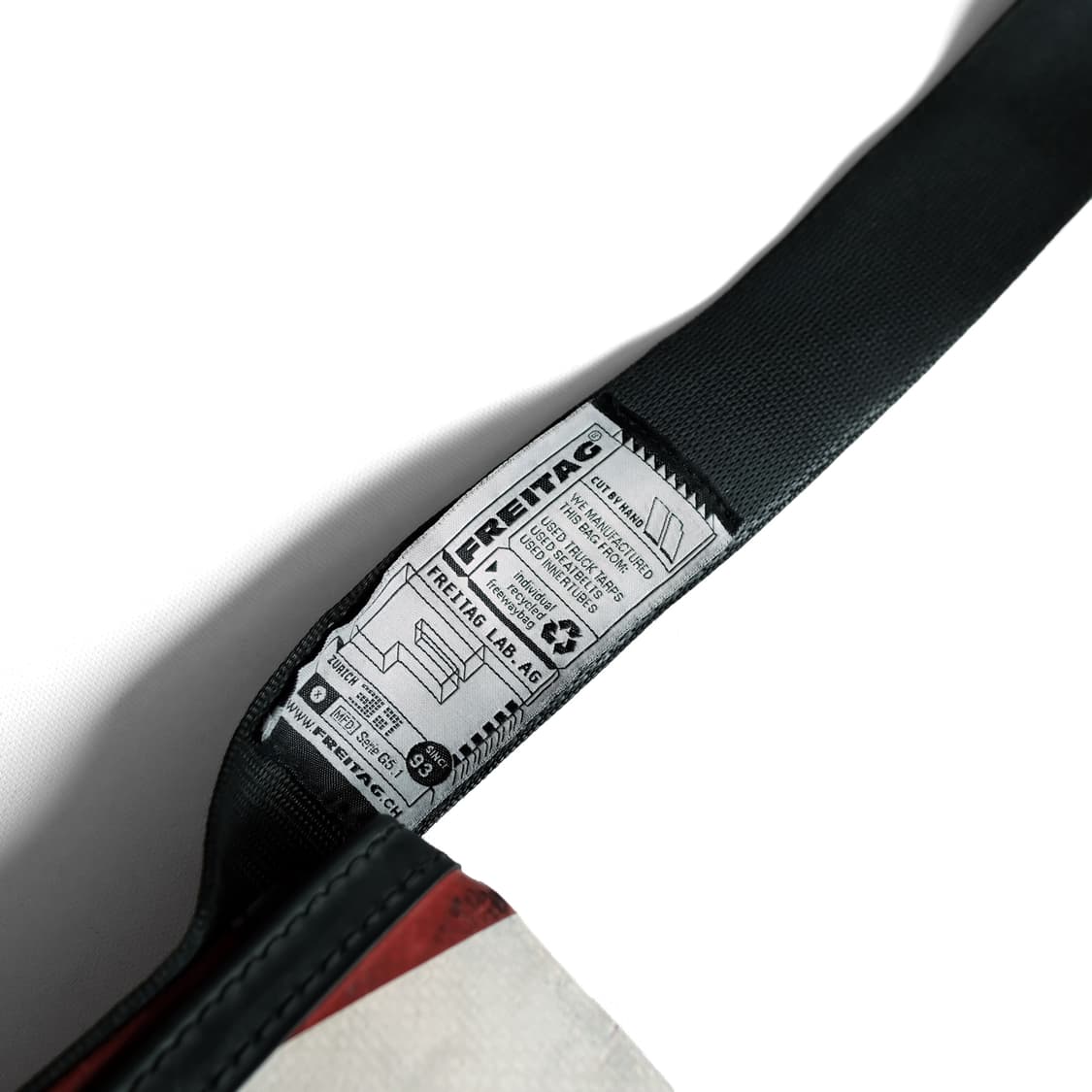 프라이탁 메신저백 하와이파이브오 레드화이트 상품이미지5