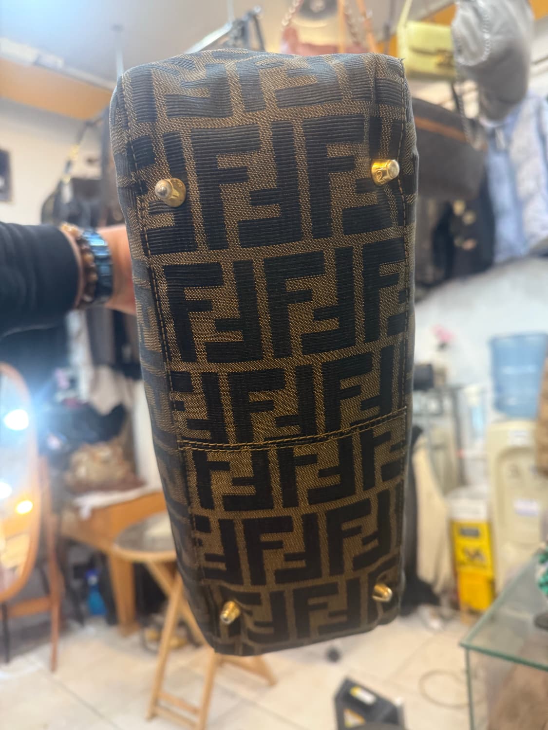 정품 펜디 주카 토트백 팝니다 상품이미지5