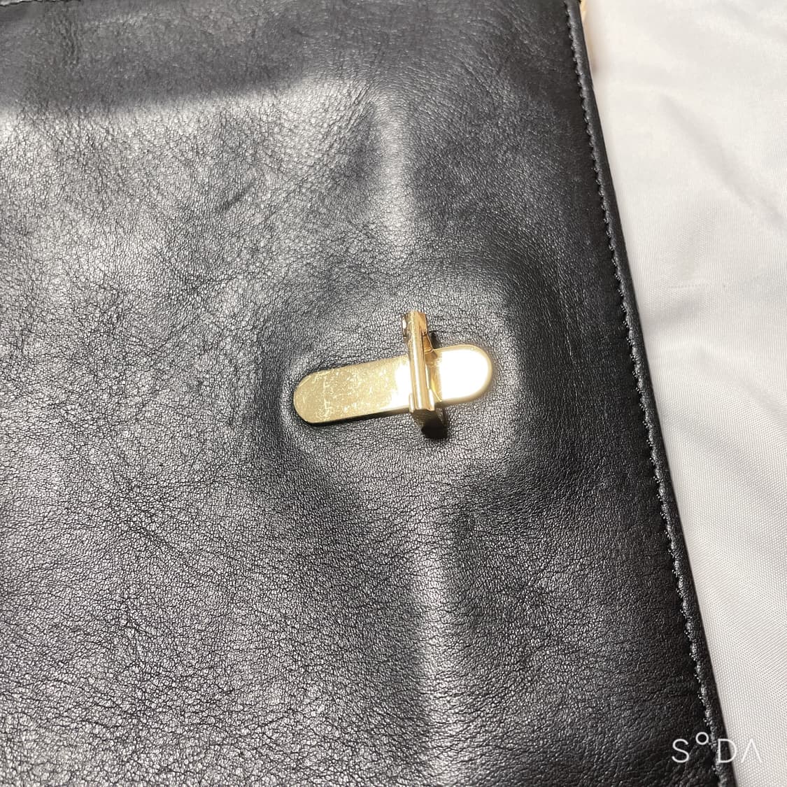 베르사체 Versus 블랙 레더 체인 숄더백 상품이미지5