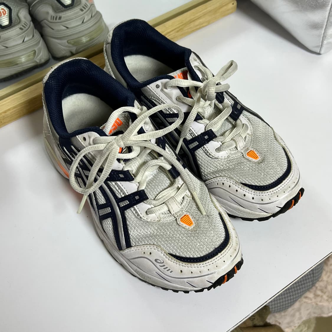 아식스 젤 1090 화이트미드나잇 230 상품이미지1