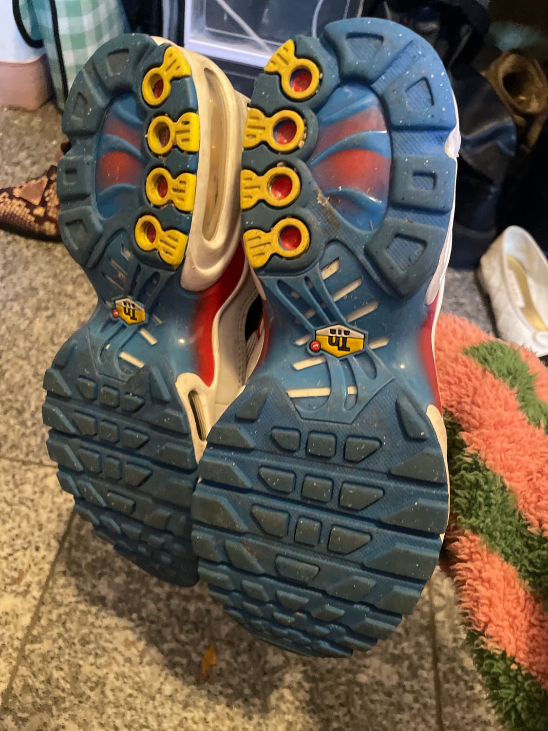 나이키 베이퍼맥스 플러스TN 235 상품이미지2